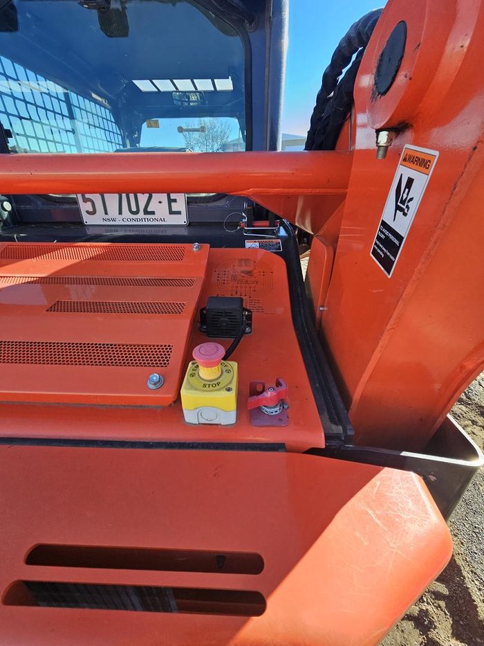 2023 Kubota Svl75-2 Orange