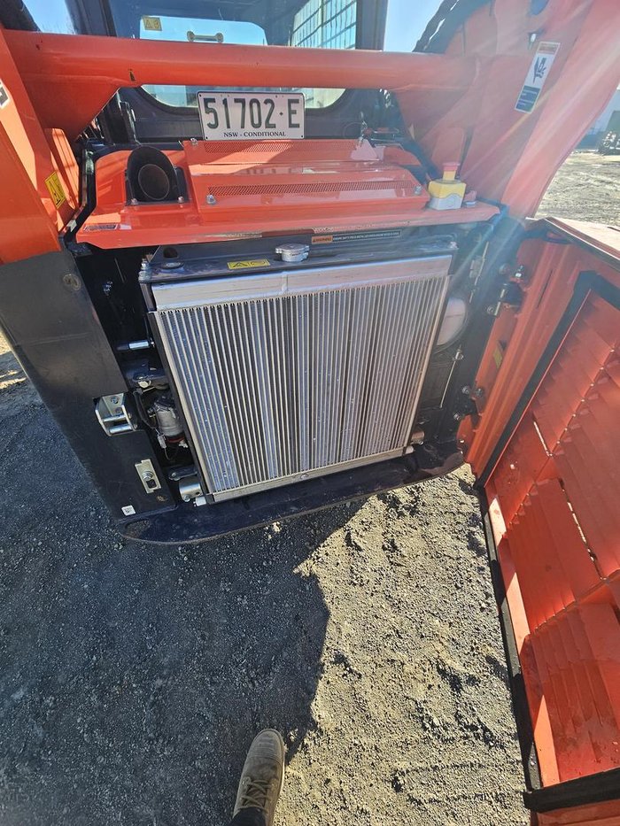 2023 Kubota Svl75-2 Orange