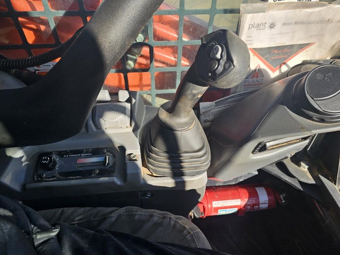 2023 Kubota Svl75-2 Orange