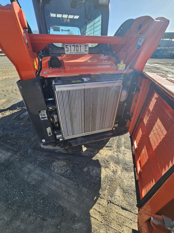 2023 Kubota Svl75-2 Orange