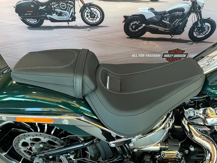 2024 Harley-davidson FXBR BREAKOUT (117) ALPINE GREEN