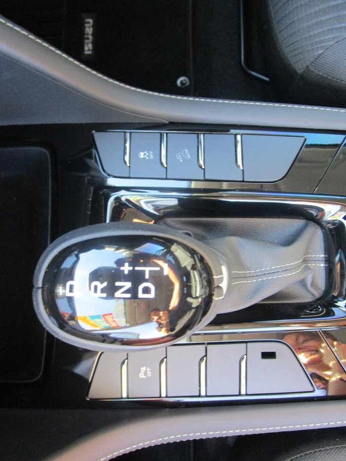 2025 Isuzu MU-X LS-U