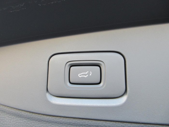 2025 Isuzu MU-X LS-U