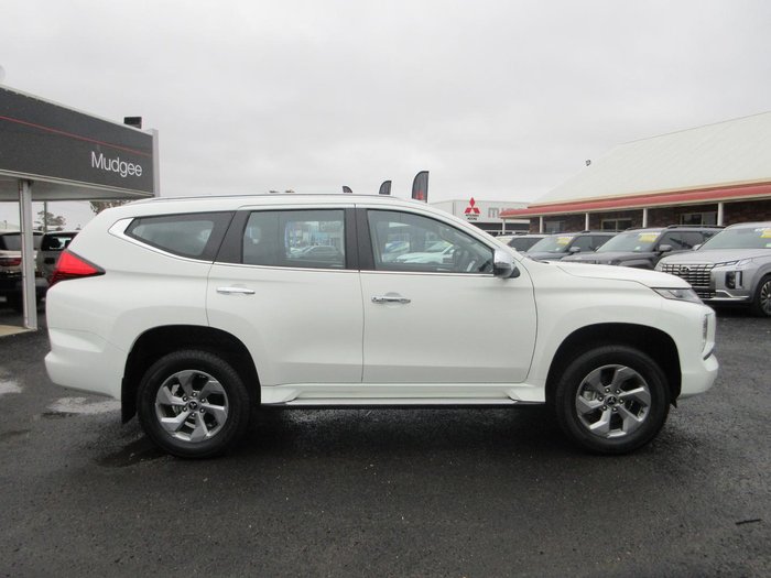 2025 Mitsubishi Pajero Sport GLX