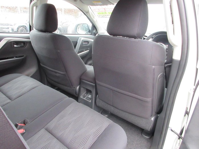 2025 Mitsubishi Pajero Sport GLX