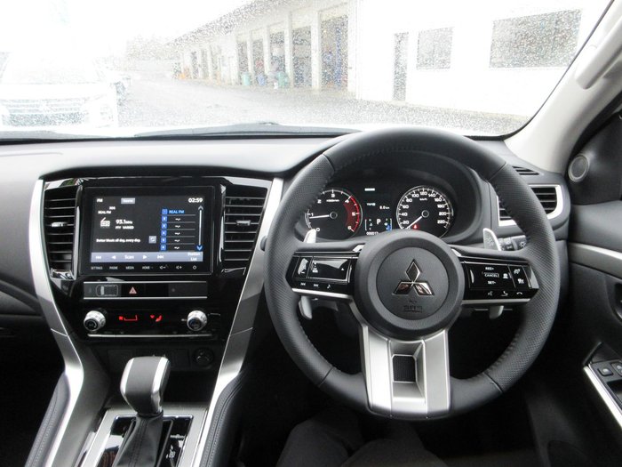 2025 Mitsubishi Pajero Sport GLX