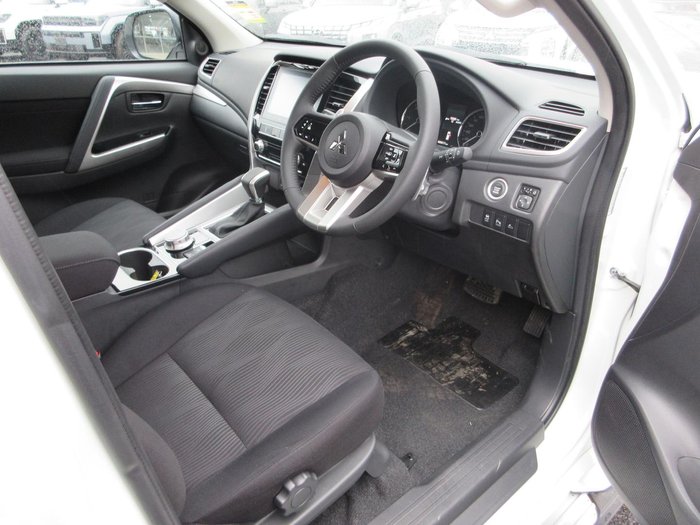 2025 Mitsubishi Pajero Sport GLX