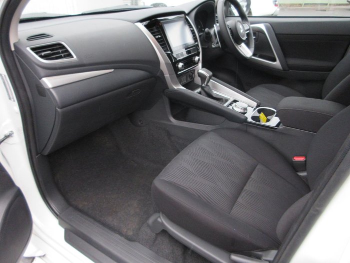 2025 Mitsubishi Pajero Sport GLX