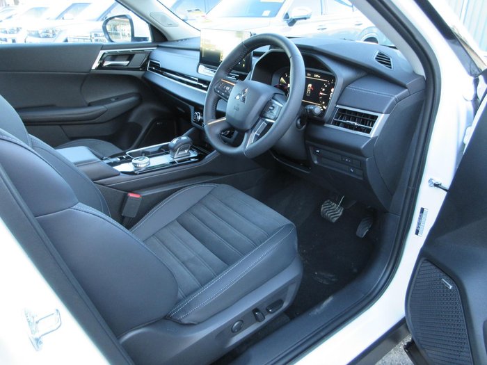 2025 Mitsubishi Outlander Aspire
