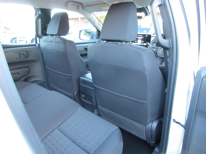 2025 Mitsubishi Triton GLX