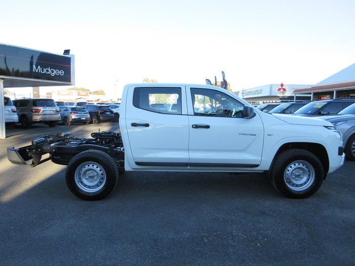 2025 Mitsubishi Triton GLX