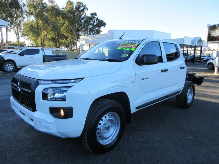 2025 Mitsubishi Triton GLX