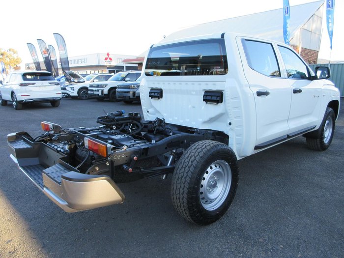 2025 Mitsubishi Triton GLX