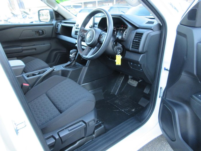 2025 Mitsubishi Triton GLX