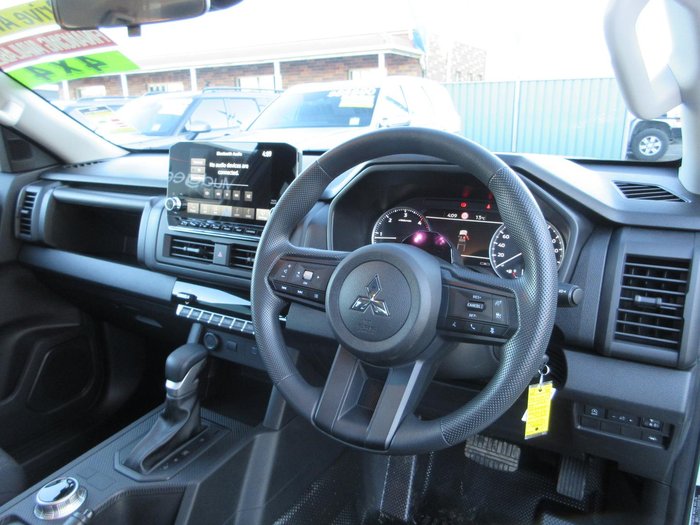 2025 Mitsubishi Triton GLX