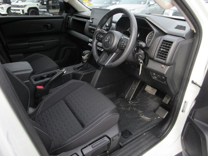 2025 Mitsubishi Triton GLX+