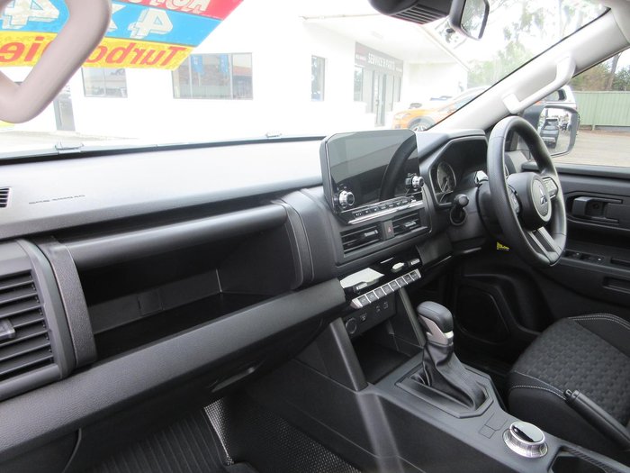 2025 Mitsubishi Triton GLX+