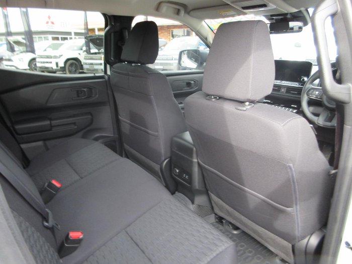 2025 Mitsubishi Triton GLX+