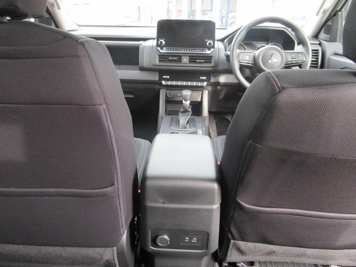 2025 Mitsubishi Triton GLX+