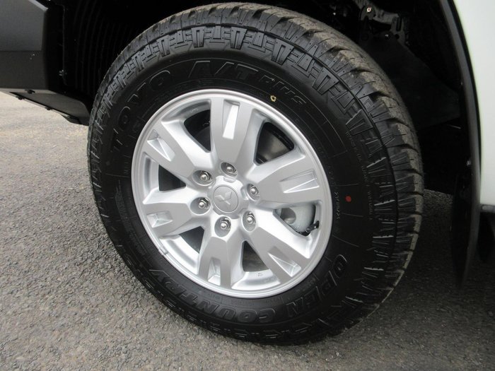 2025 Mitsubishi Triton GLX+