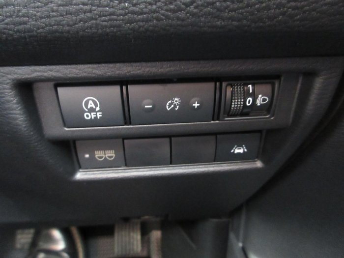 2025 Mitsubishi Triton GLX+