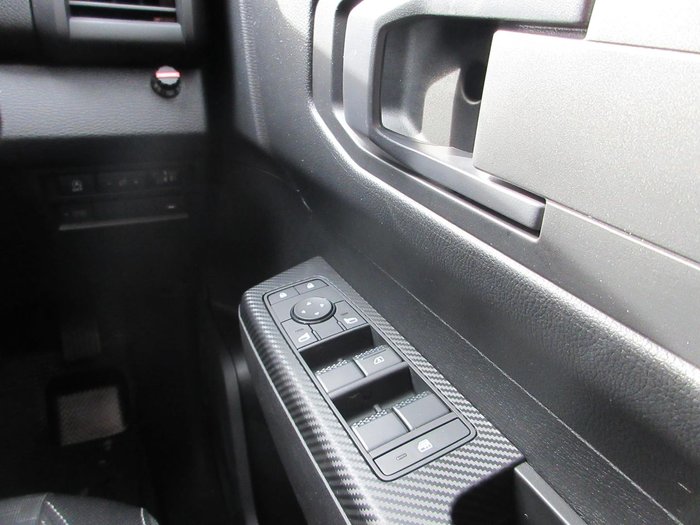 2025 Mitsubishi Triton GLX+