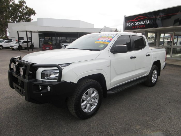 2025 Mitsubishi Triton GLX+