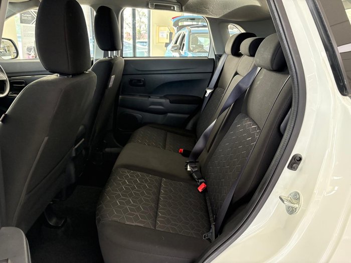 2023 Mitsubishi ASX ES