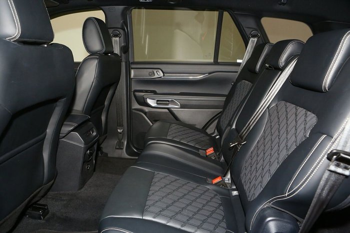 2024 Ford Everest Platinum
