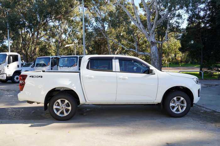 2024 Isuzu D-MAX LS-M