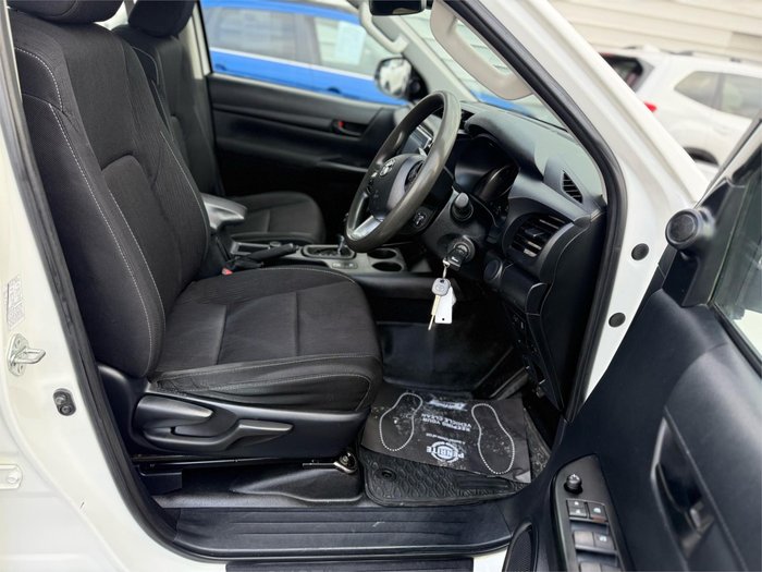2020 Toyota Hilux SR