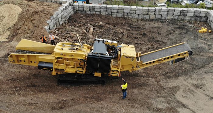 0 Tigercat 6900 Yellow