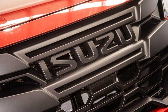 2025 Isuzu D-MAX BLADE
