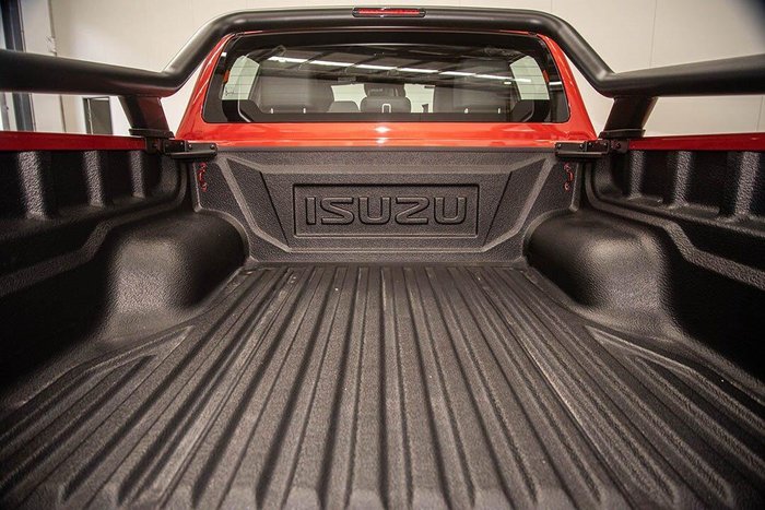 2025 Isuzu D-MAX BLADE