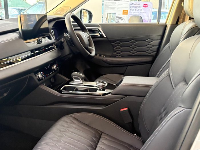 2025 Mitsubishi Outlander Exceed