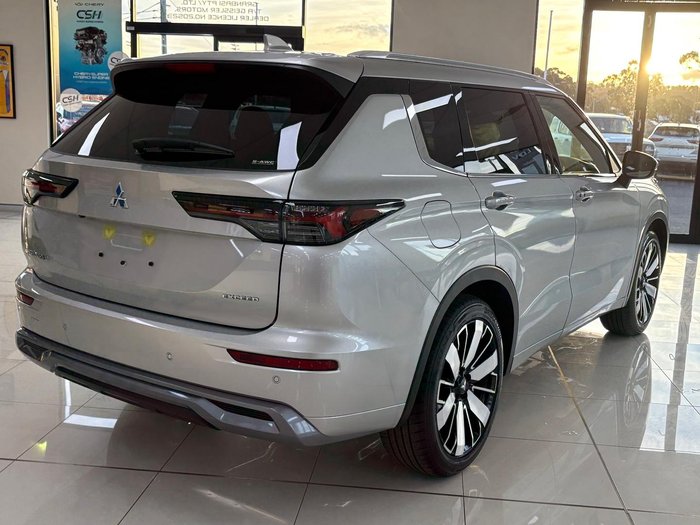 2025 Mitsubishi Outlander Exceed