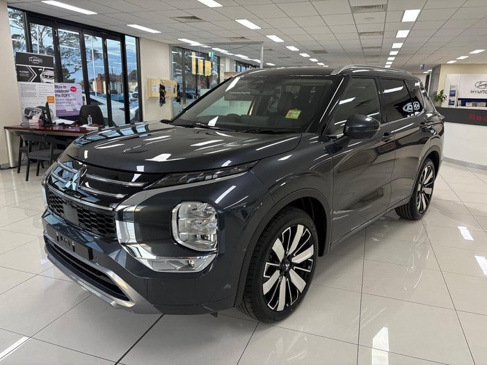 2025 Mitsubishi Outlander Exceed