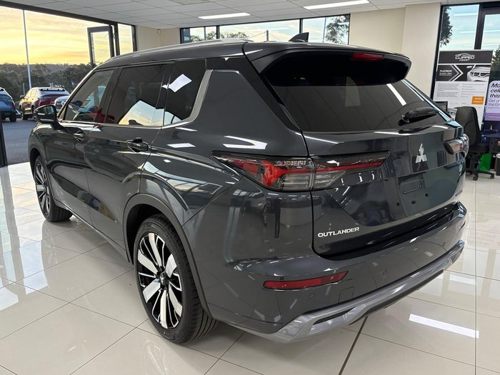 2025 Mitsubishi Outlander Exceed