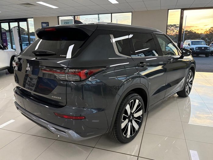 2025 Mitsubishi Outlander Exceed