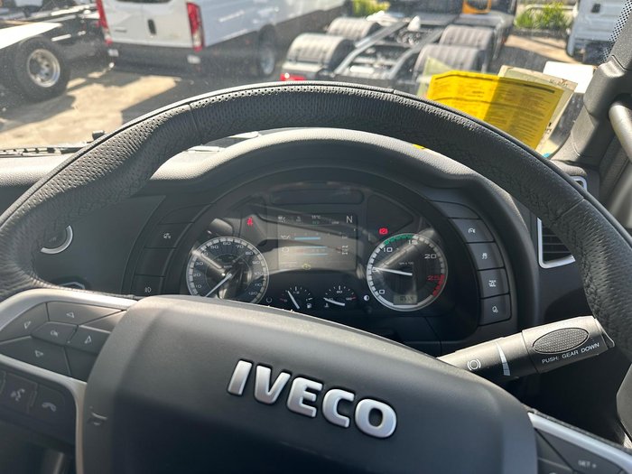 2024 Iveco S-Way AS700