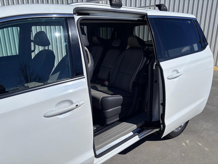 2015 Kia Carnival Platinum