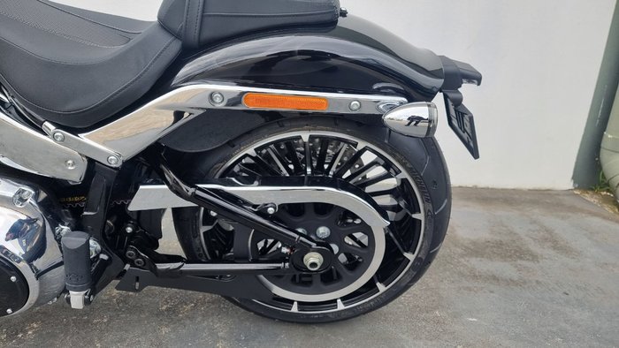 2025 Harley-davidson FXBR BREAKOUT (117) Midnight Firestorm