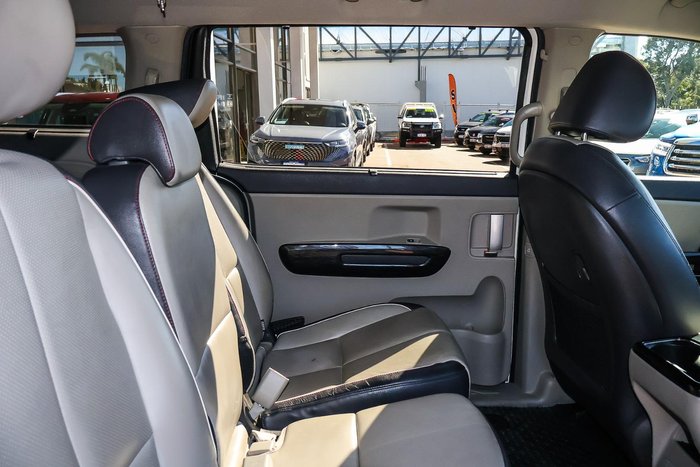 2016 Kia Carnival Platinum