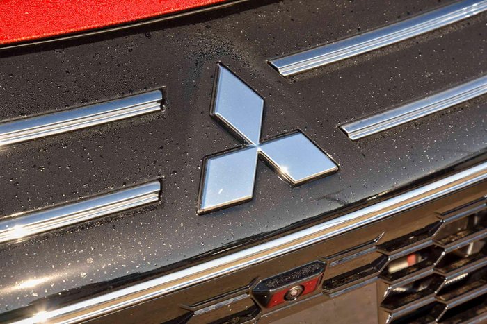 2025 Mitsubishi Outlander Exceed