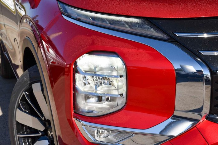 2025 Mitsubishi Outlander Exceed