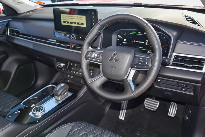 2025 Mitsubishi Outlander Exceed