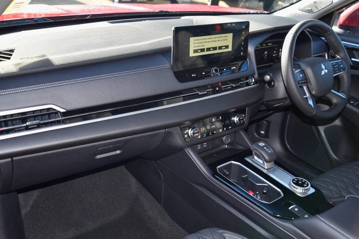 2025 Mitsubishi Outlander Exceed