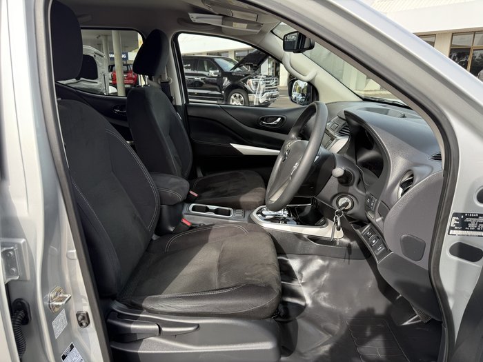 2020 Nissan Navara SL