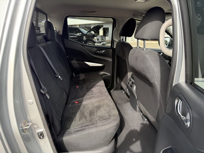 2020 Nissan Navara SL