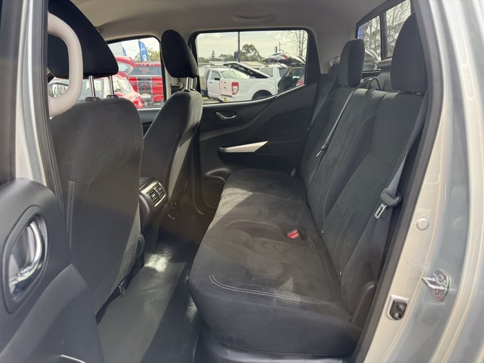 2020 Nissan Navara SL